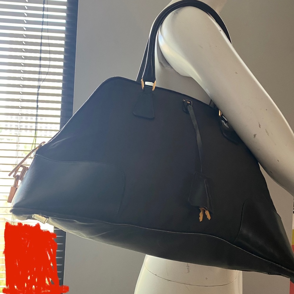 Prada Tessuto  Iconic Nylon and leather handbag - Picture 4 of 7